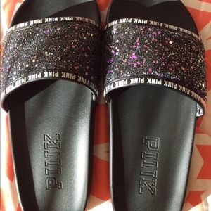 VS PINK Slides Medium (7/8)